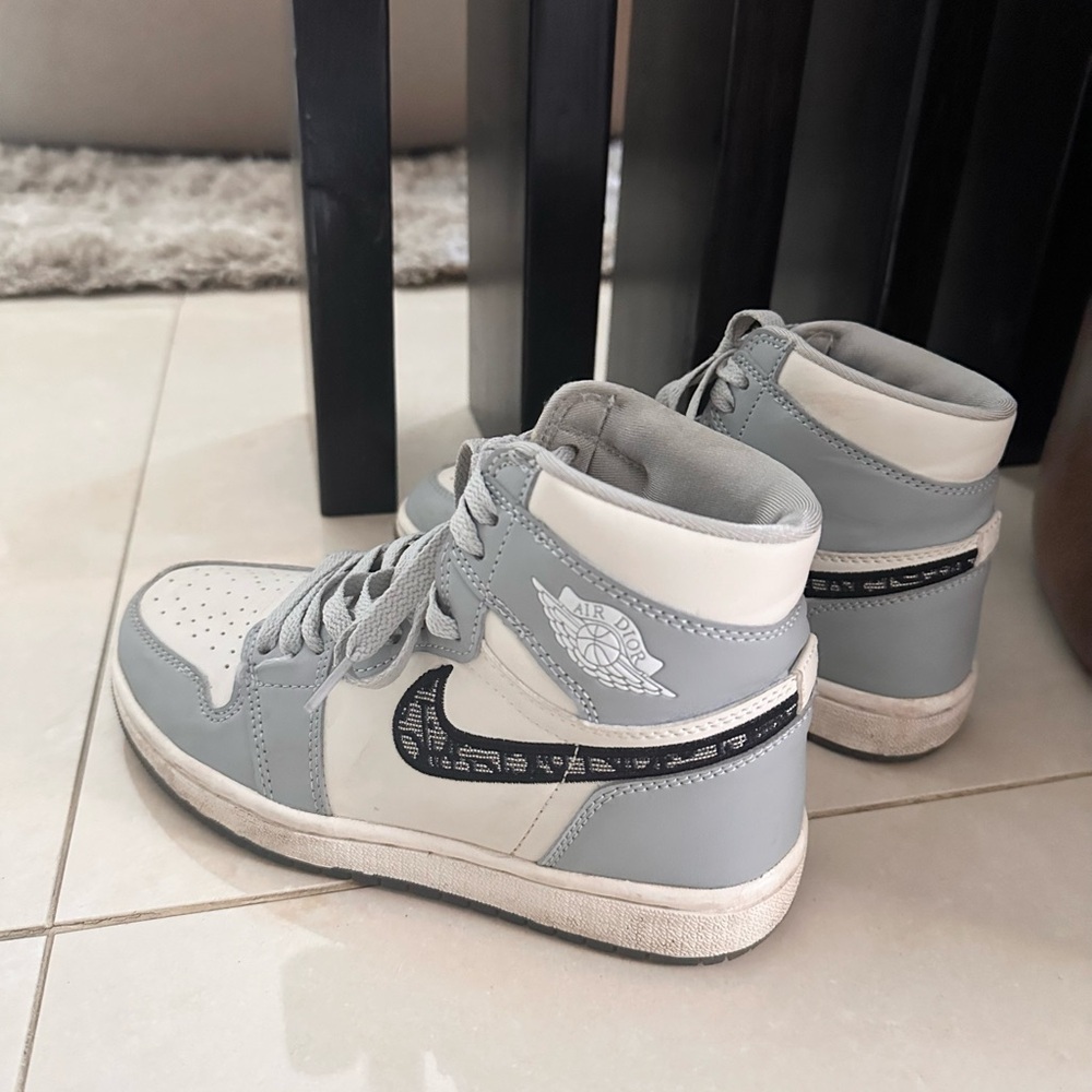 Stylish Jordan Gray and White Sneakers Modern Design